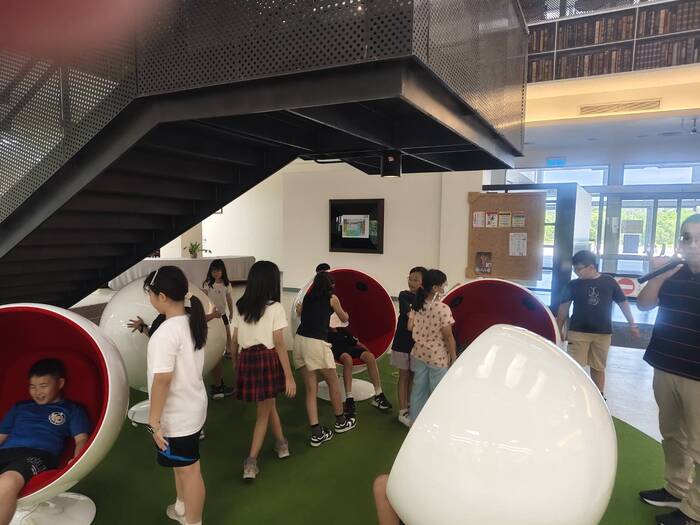 圖書館參訪-2樓大廳一隅
